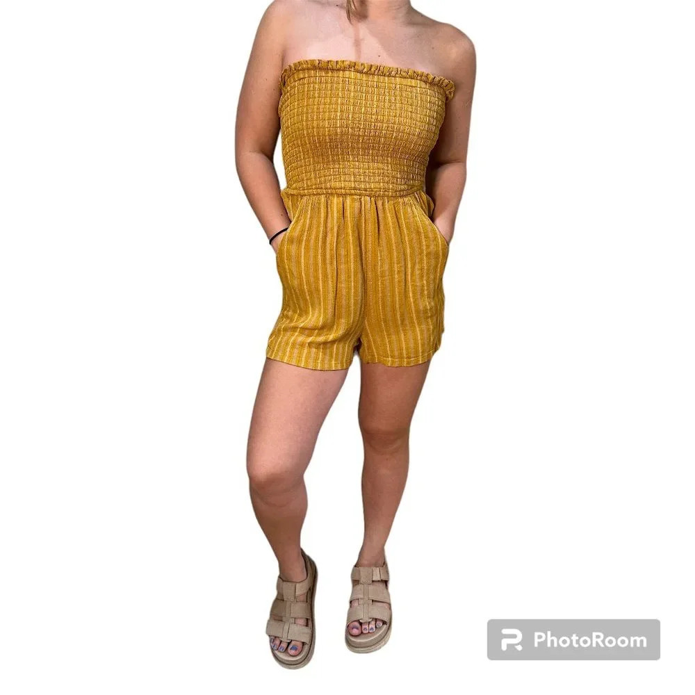 AMERICAN EAGLE Ruched Top Shorts Yellow Striped Romper Jumpsuit - XS